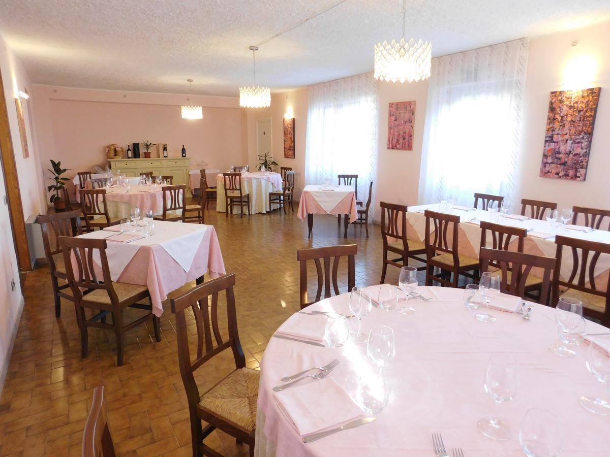 Il Duca Bianco Hotel Calosso Esterno foto