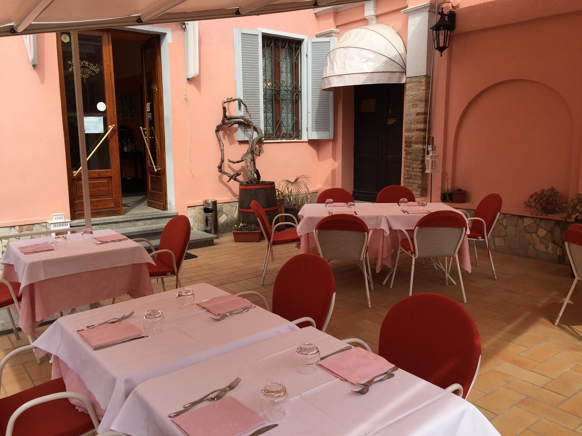Il Duca Bianco Hotel Calosso Esterno foto