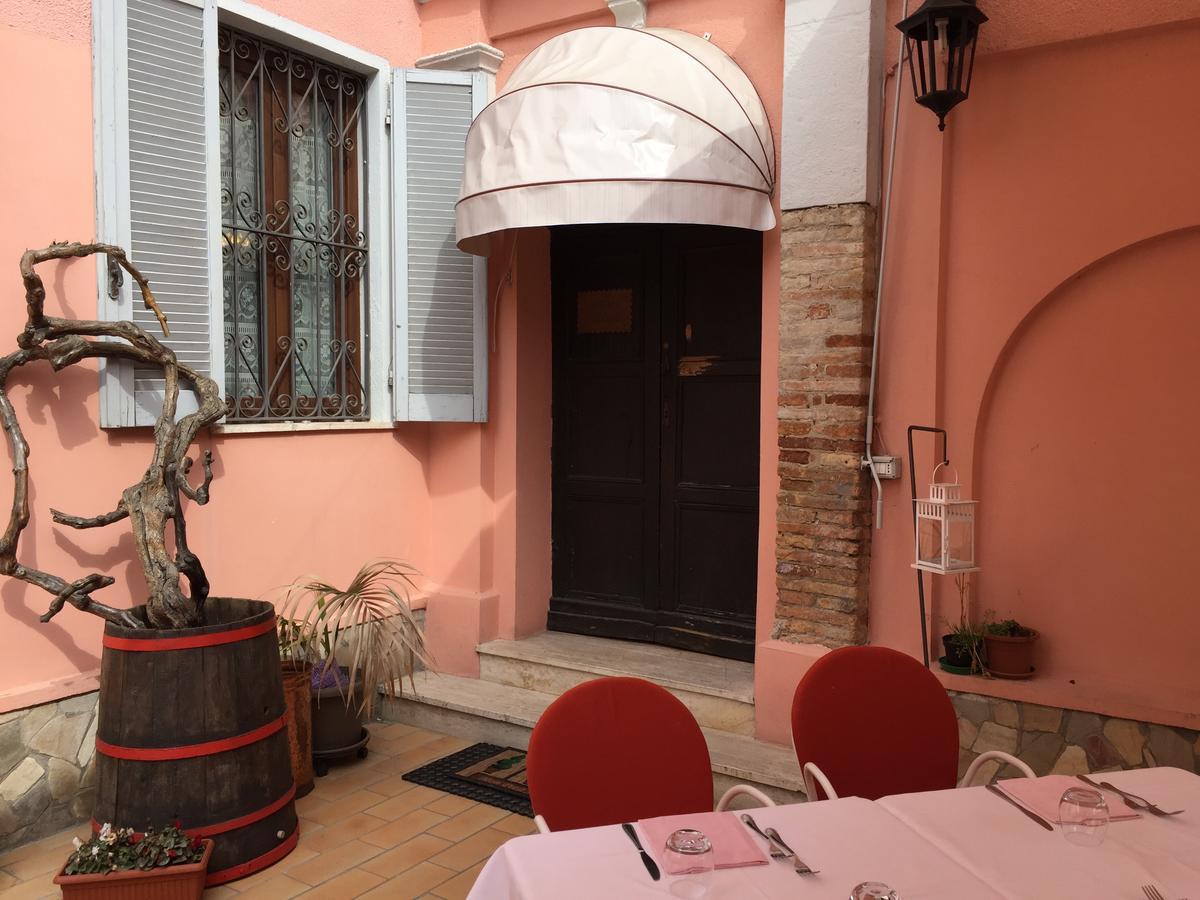 Il Duca Bianco Hotel Calosso Esterno foto